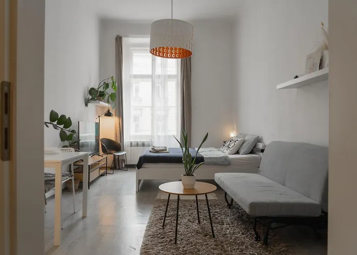 Cozy Warm In Center * Praag